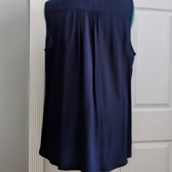 Liz Claiborne sleeveless tunic top - Picture 2 of 6